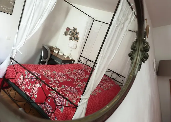 La Maison De Nacre Bed & Breakfast *